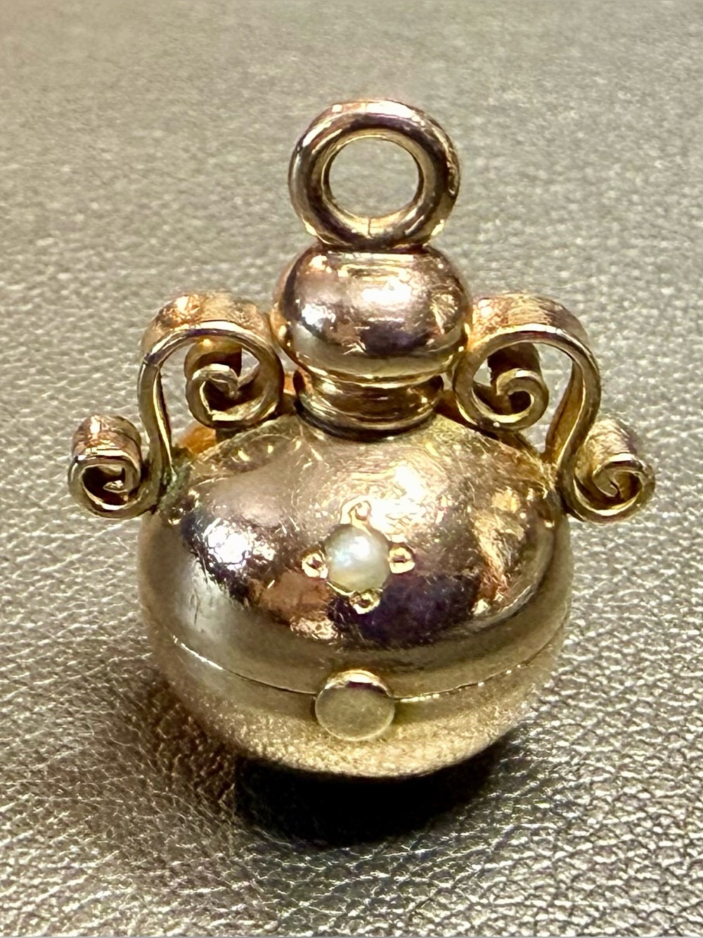 Antique 14k Pompadour Pendant